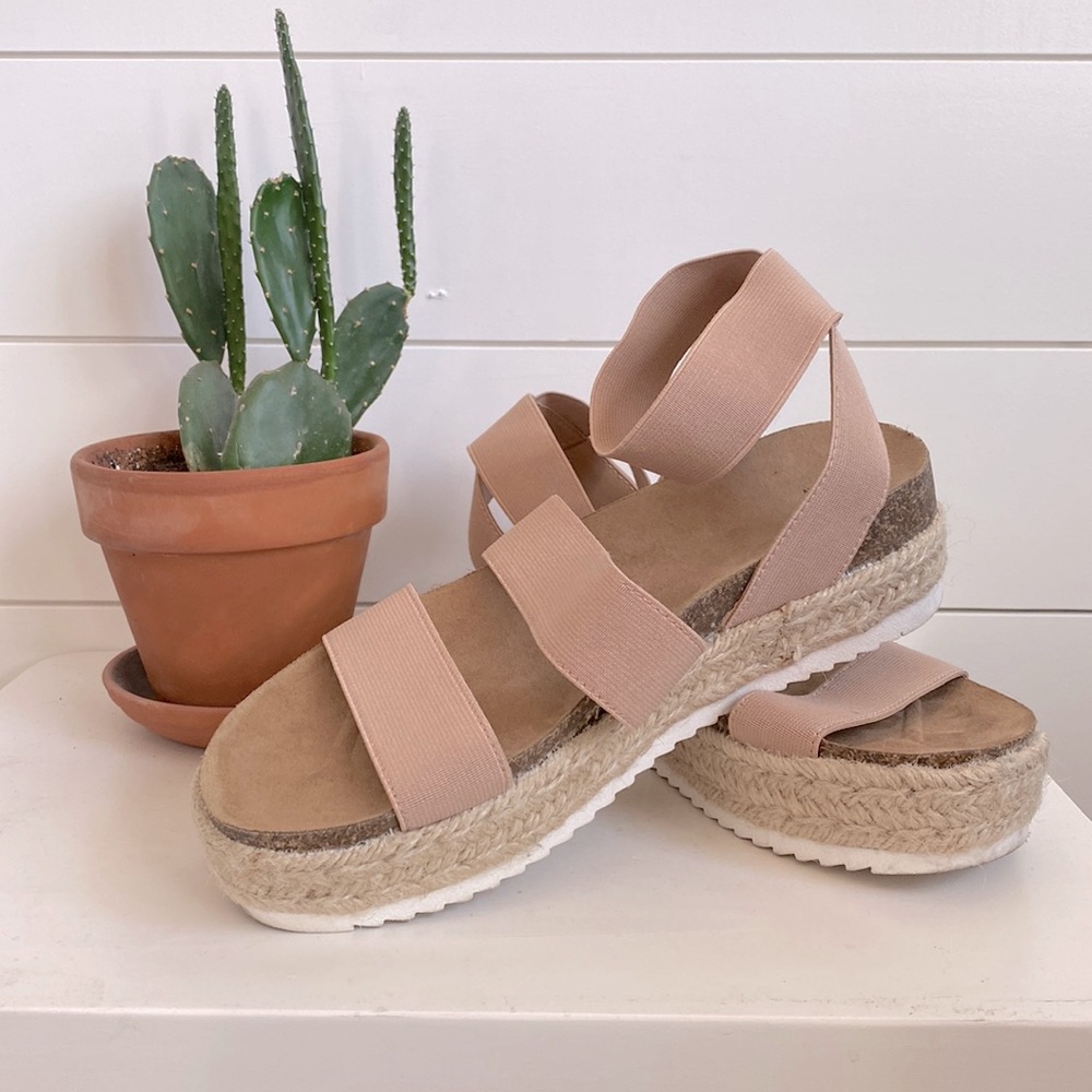 TIME and TRU platform sandals >> size 7